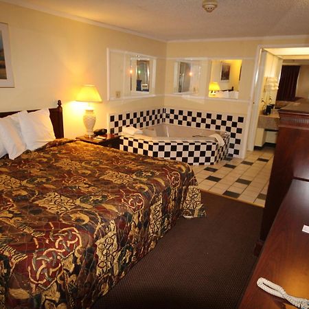 Rodeway Inn & Suites Сагино Номер фото