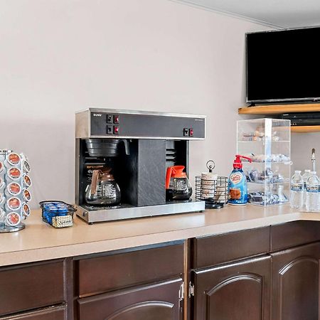 Rodeway Inn & Suites Сагино Экстерьер фото