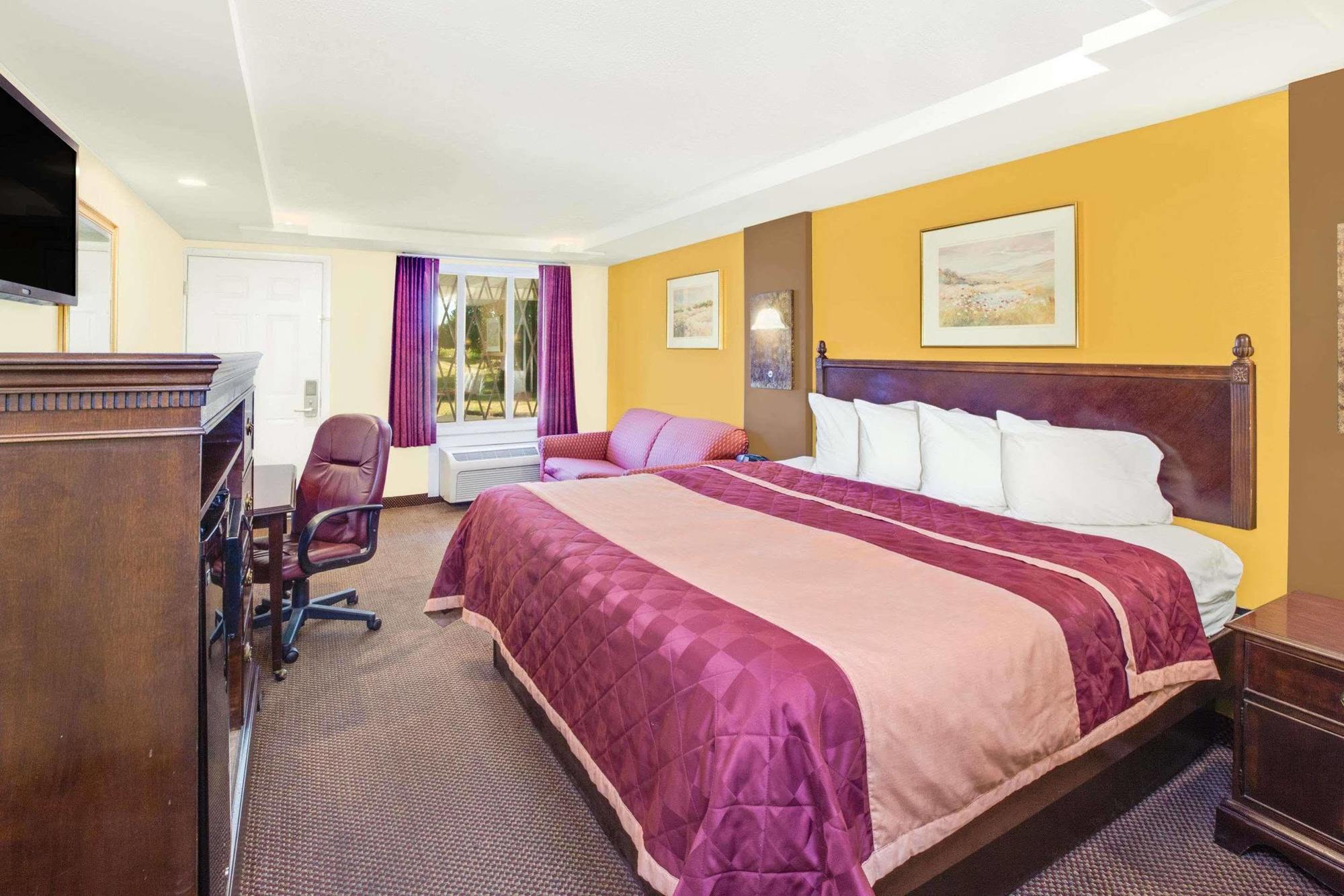 Rodeway Inn & Suites Сагино Экстерьер фото